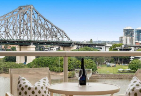 Gilded River - Vintage Charm & River Front Luxury 1 Bedroom Apartment - Story Bridge Views